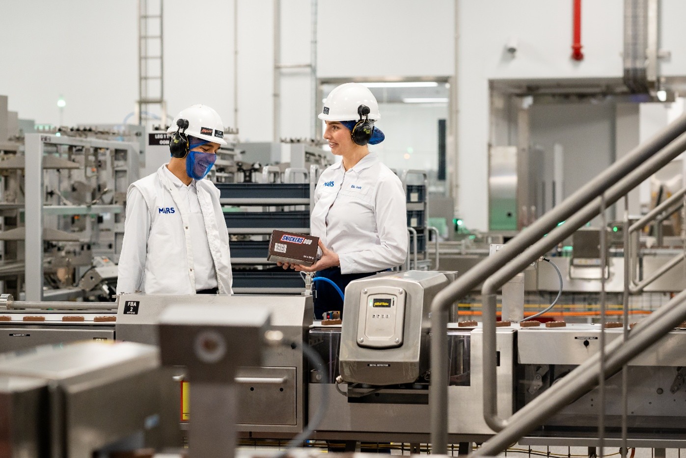 Mars investe 220 milhões em fábrica europeia com IA, robótica e digital twin