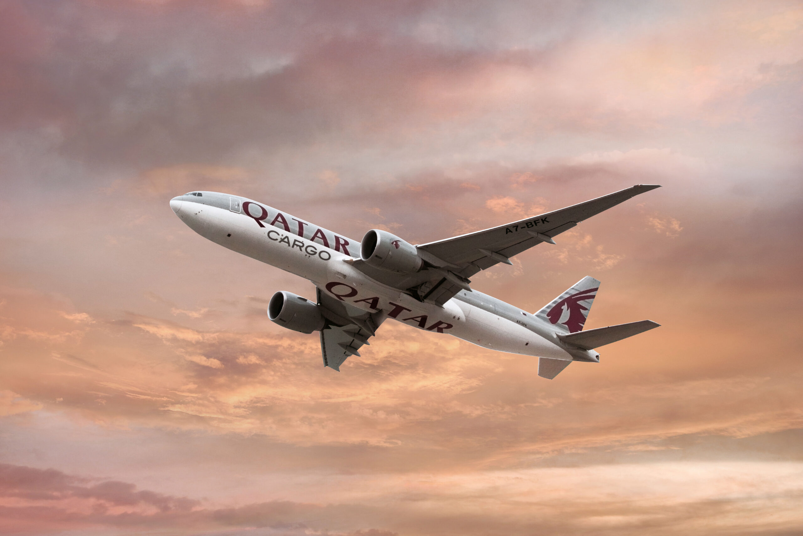 Qatar Airways Cargo lança solução inédita para gerir transições de temperatura no transporte farmacêutico