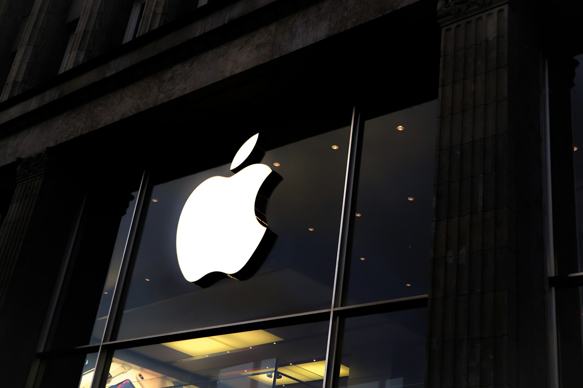 Cadeia de abastecimento da Apple em conformidade nas fundições e refinarias, diz relatório